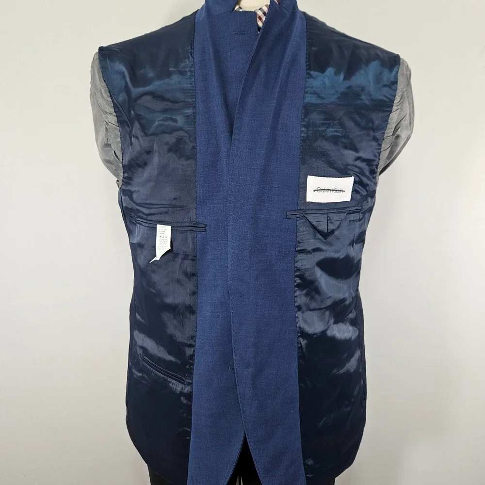 Calvin Klein Men's Sport Coat Blazer Two Button Navy Blue Wool Spandex Size 44L
